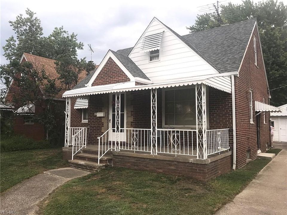 1st image of 351 E 222nd St