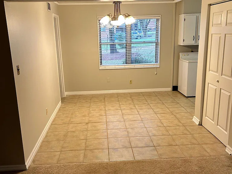 113 N Hughes St — Photo 5