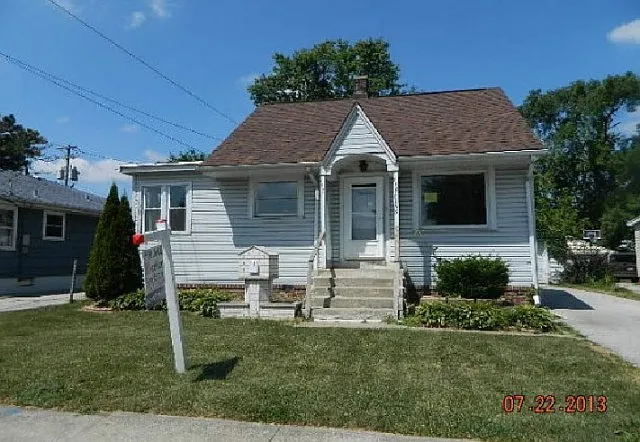 16138 Cottage Grove Ave photo 1