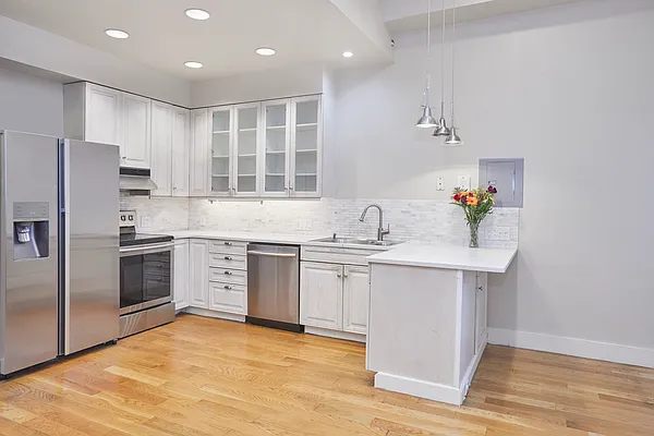 Sold by Compass | media 5