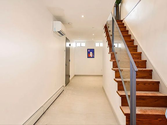 5th image of 635 Sterling Pl #1D