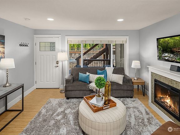 4th image of 21305 48th Avenue W #B109