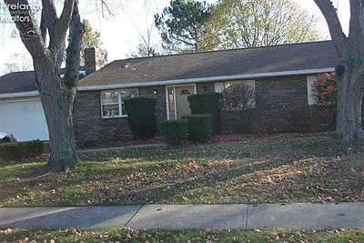 811 Kaspar St photo 1