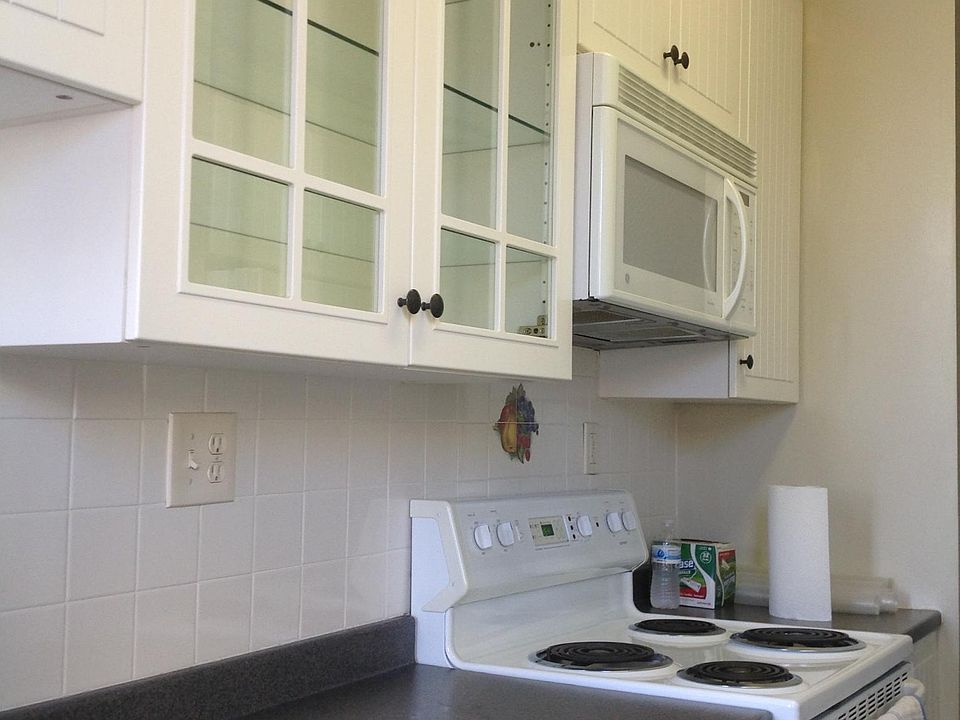 2nd image of 1615 Q St NW APT 402
