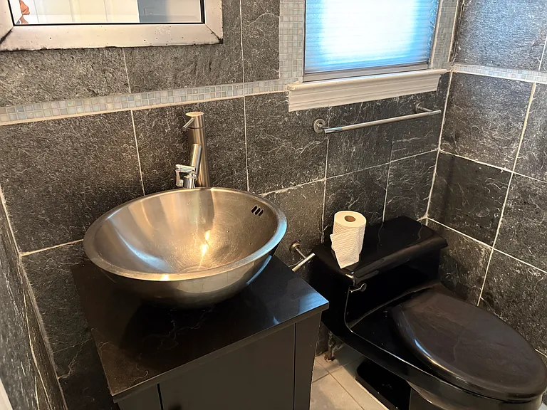 5 Manors Dr — Photo 10