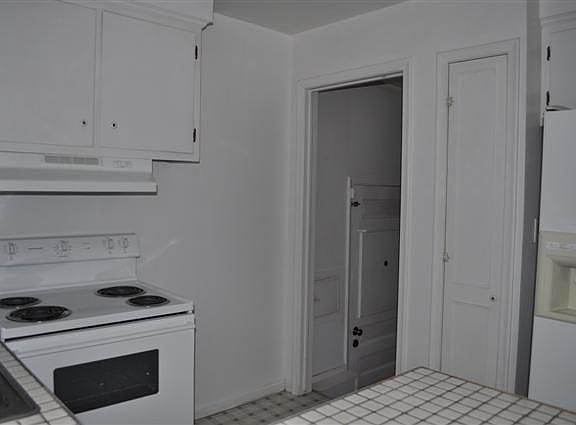 2nd image of 1112 Lester Ave