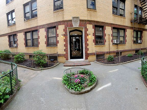 4th image of 4319 41st St APT C2