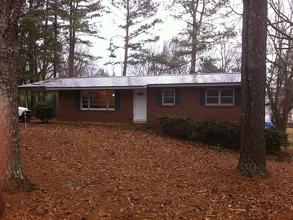 2nd image of 122 Parker Dr