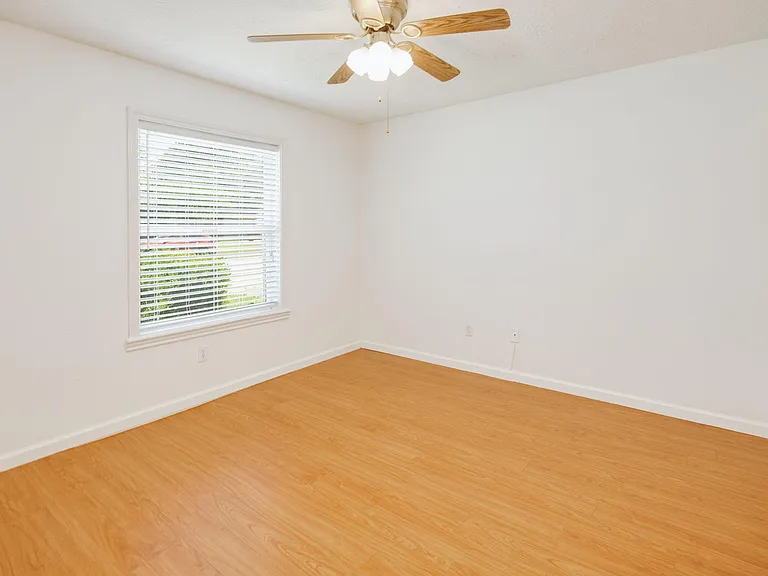 3000 Longleaf Dr — Photo 13