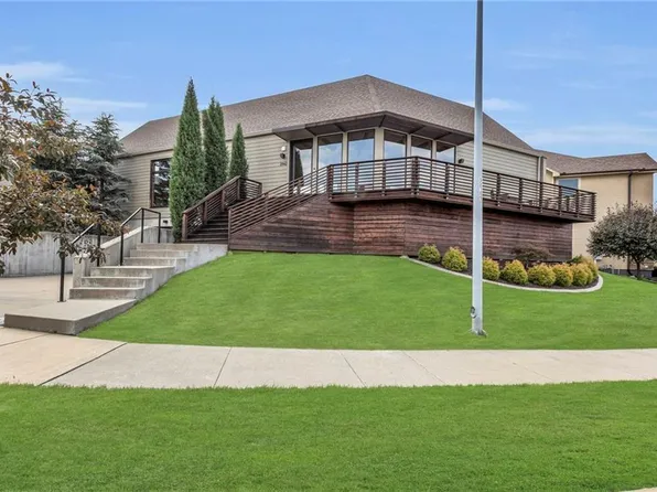 2442 W Paseo Blvd, Kansas City, MO 64108