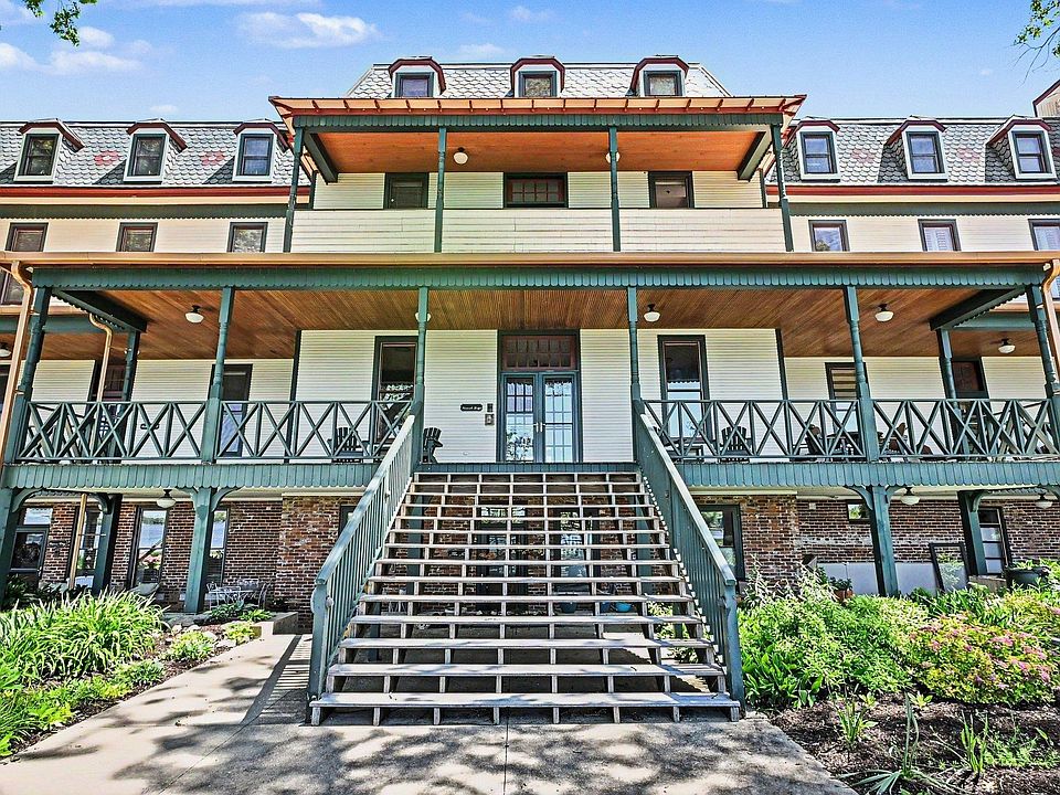 1st image of 1 Park Ave Unit 204