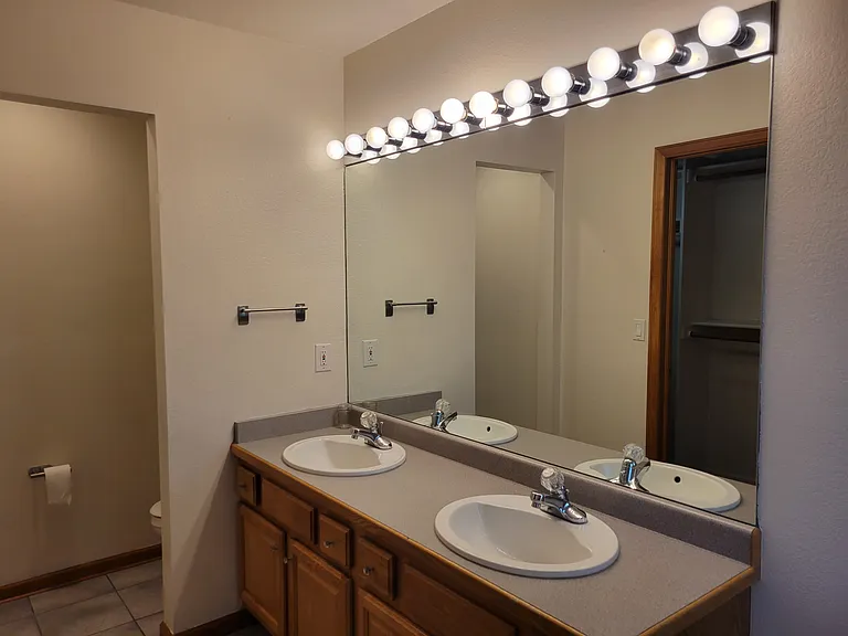 Dakota Meadows Dr — Photo 10