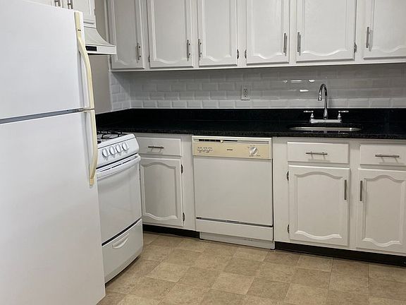 2nd image of 102 Shawomet Ave #115-02