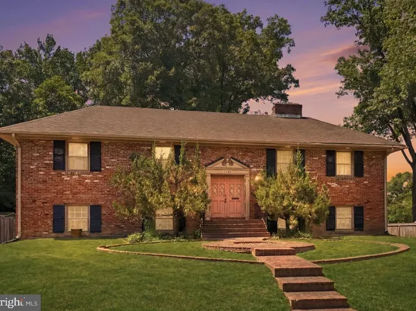 1104 Alden Rd, Alexandria, VA 22308