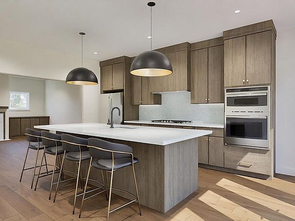 3rd image of 105 W Jackson STREET