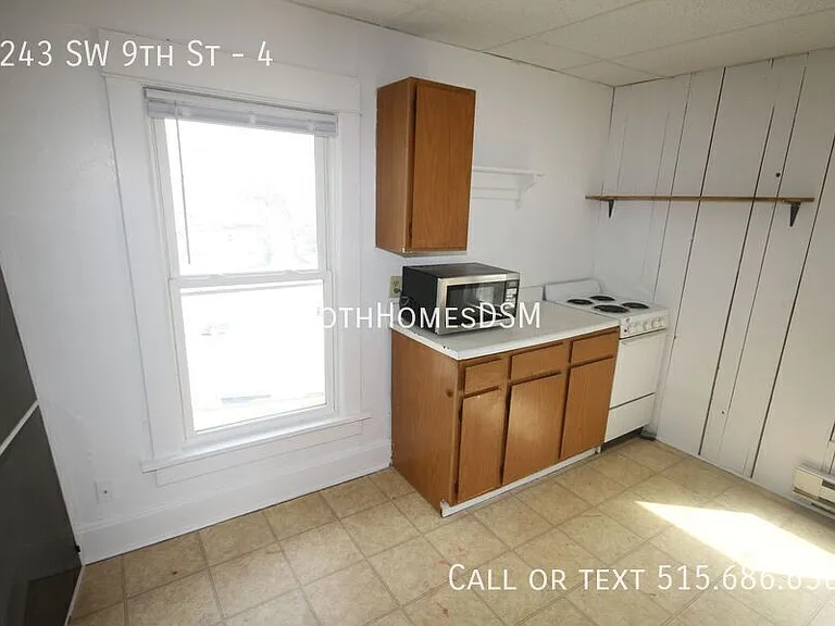 2243 SW 9th St #4 — Photo 7
