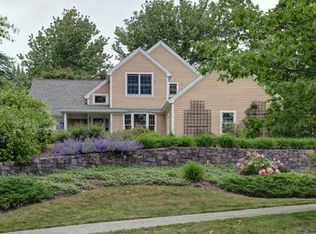 3 Chesterwood Rd, Cape Elizabeth, ME 04107