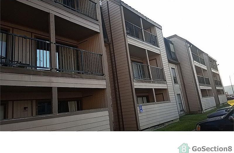 1st image of 206 Plaza Verde Dr APT D31
