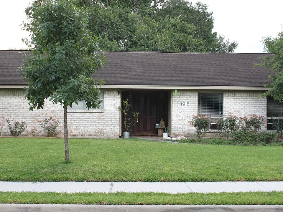 1918 Stebbins Dr, Houston, TX 77043 | Zillow