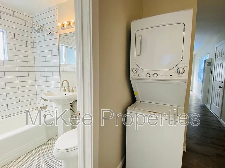 220 Fir St — Photo 9