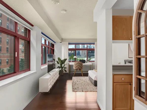 4-74 48th Avenue image 2 of 6