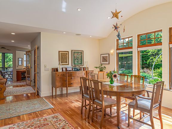 5th image of 28 Ridgewood Lane