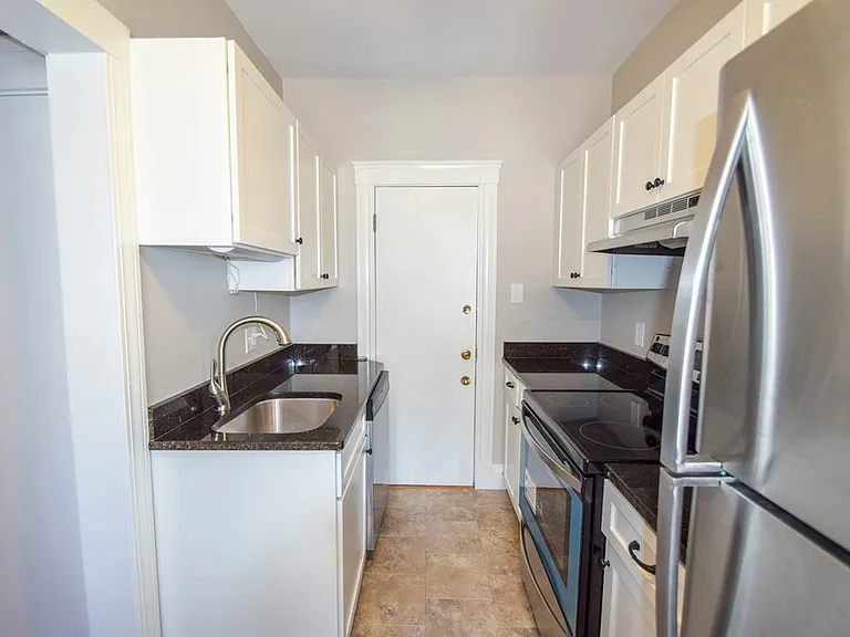 6 Sutherland Rd #51 — Photo 6