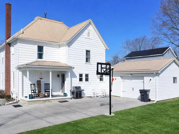 68 Walnut St, Shelby, OH 44875