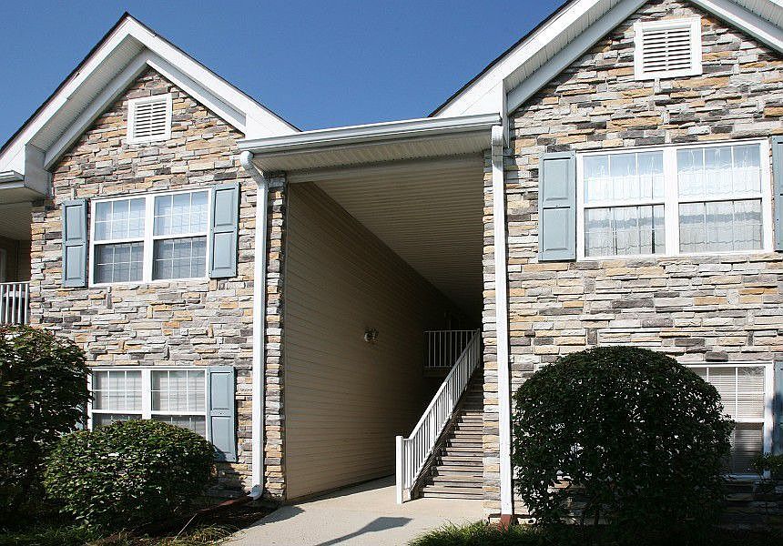 1st image of 112 Wedgewood Cir