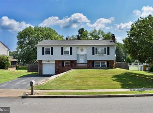 424 Kristine Ct, Upper Chichester, PA 19061