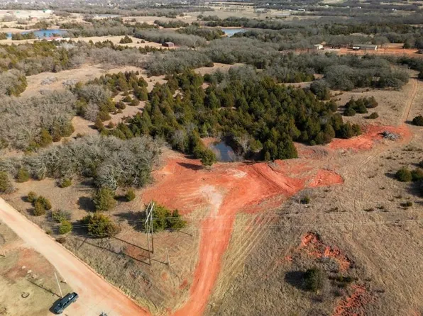 1713 S 13th St #16-17, Tecumseh, OK 74873