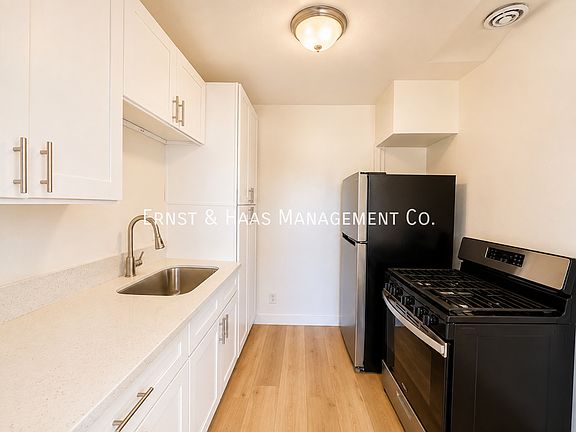 4th image of 1384 Junipero Ave