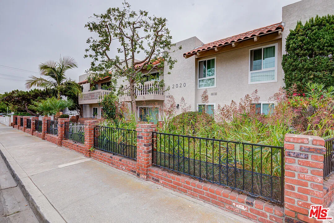 2 bed, 1.0 bath, $3,195 — Photo 1
