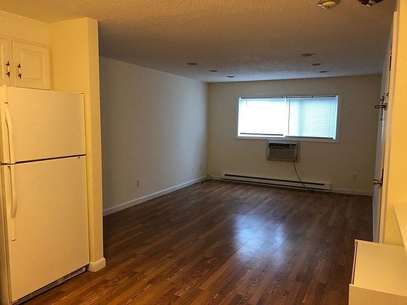 3rd image of 5 Turnpike Rd APT 311