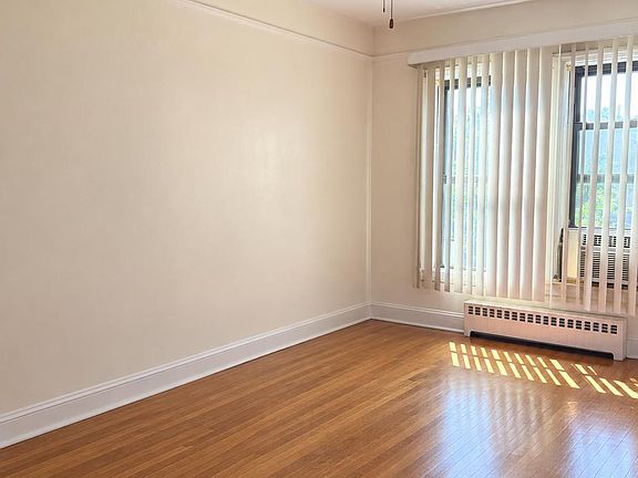 3rd image of 9122 Sutter Avenue