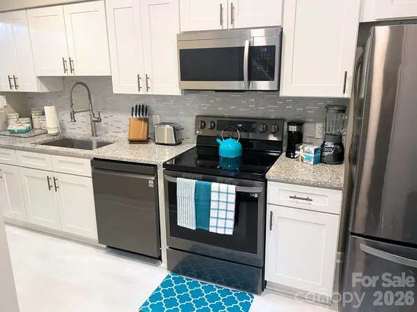 3108 Heathstead Pl, Charlotte, NC 28210