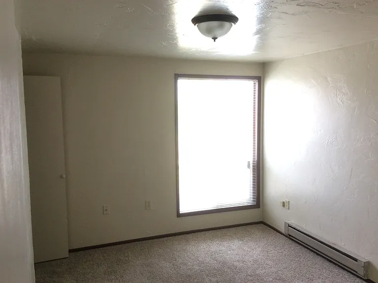 1614 W 8th Ave — Photo 3