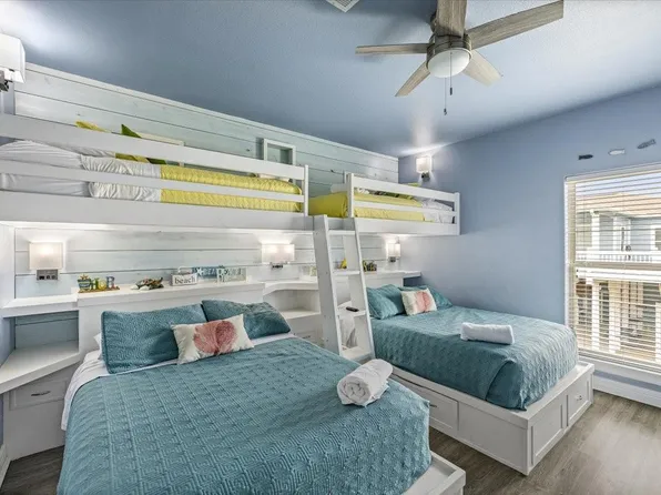 931 Tidelands Dr, Crystal Beach, TX 77650