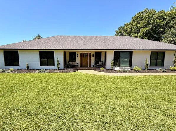 104 S Ruth Ln, Rogers, AR 72756