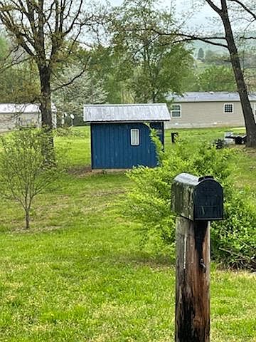 2nd image of 207 Meadowbrook Dr
