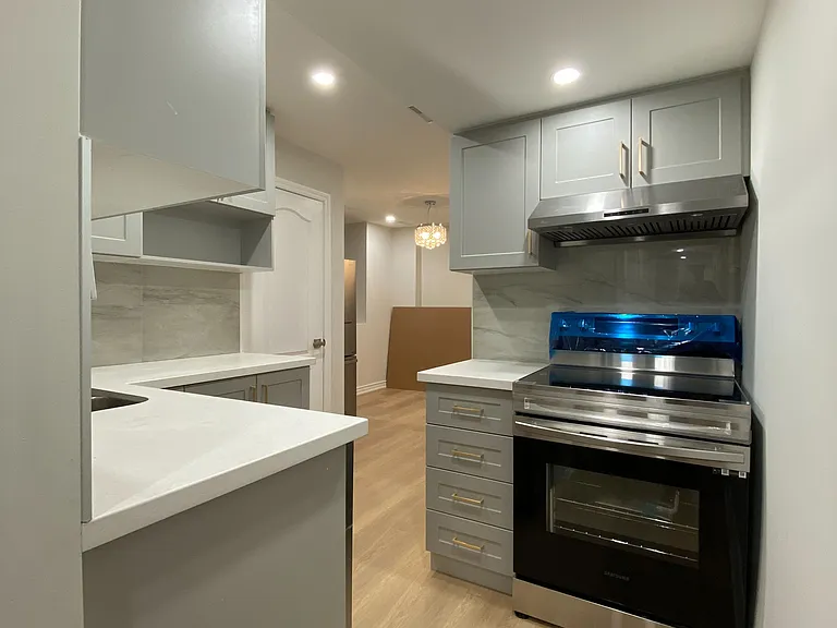 2 Saint Annes Rd #BASEMENT — Photo 5