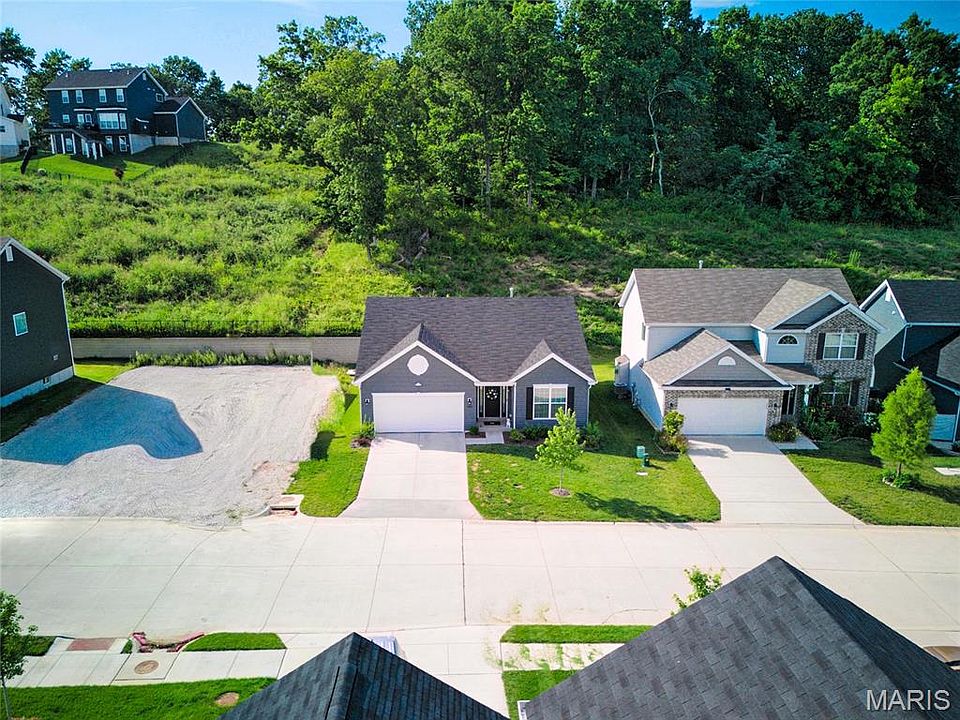 1st image of 1207 Winding Bluffs Way