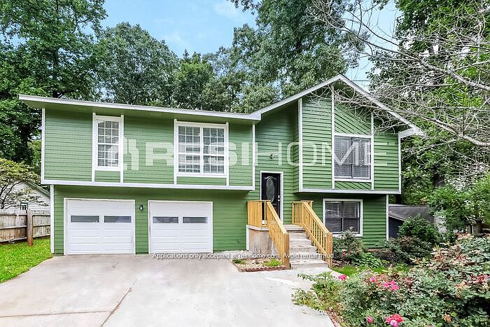 1st image of 1048 Park Forest Dr