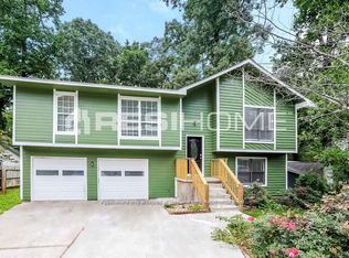1048 Park Forest Dr, Lilburn, GA