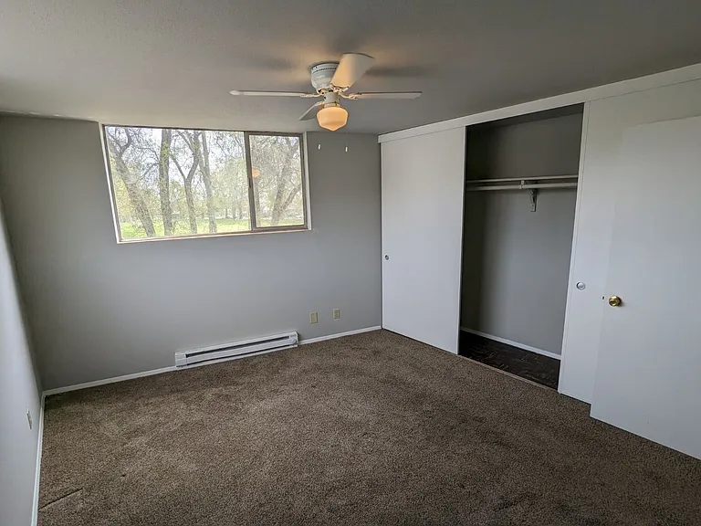 Dolphin Apartments: Great location in Kennewick — Photo 47