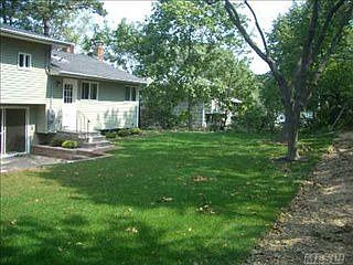 3rd image of 4 Lesley Ln