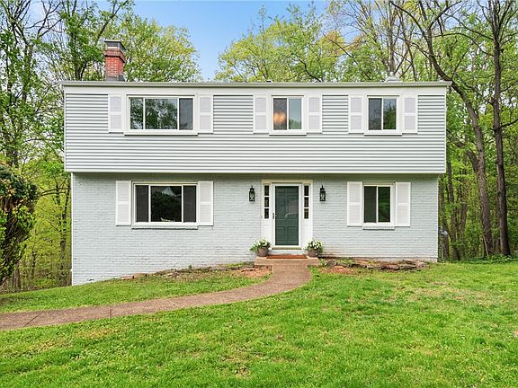 2nd image of 111 Greyfriar Dr