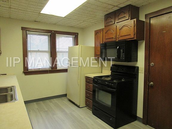 4th image of 2032 Hood Ave