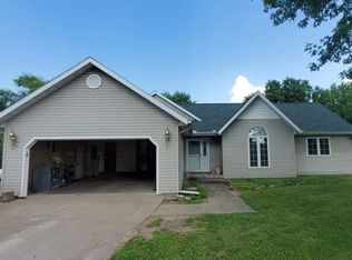 2471 Freedom Cir, Letts, IA 52754