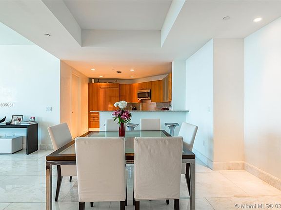 3rd image of 2627 Bayshore Dr #2405